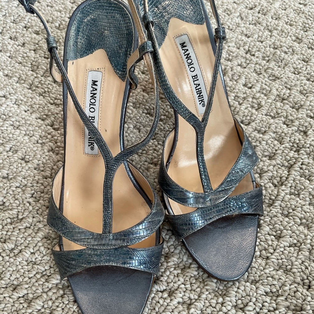 Manolo Blahnik metallic blue dream!